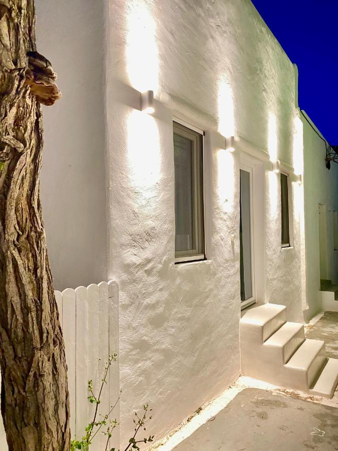 Narkissos, 19th Century Cycladic Stone House
